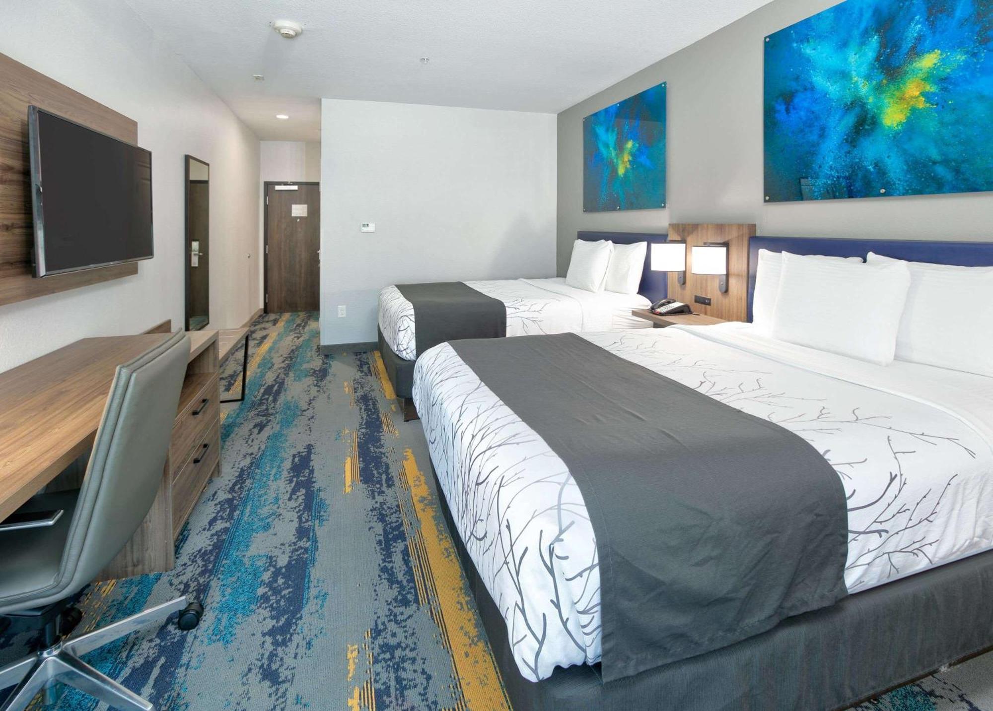 Deluxe Queen Room Two Queen Beds Non-Smoking