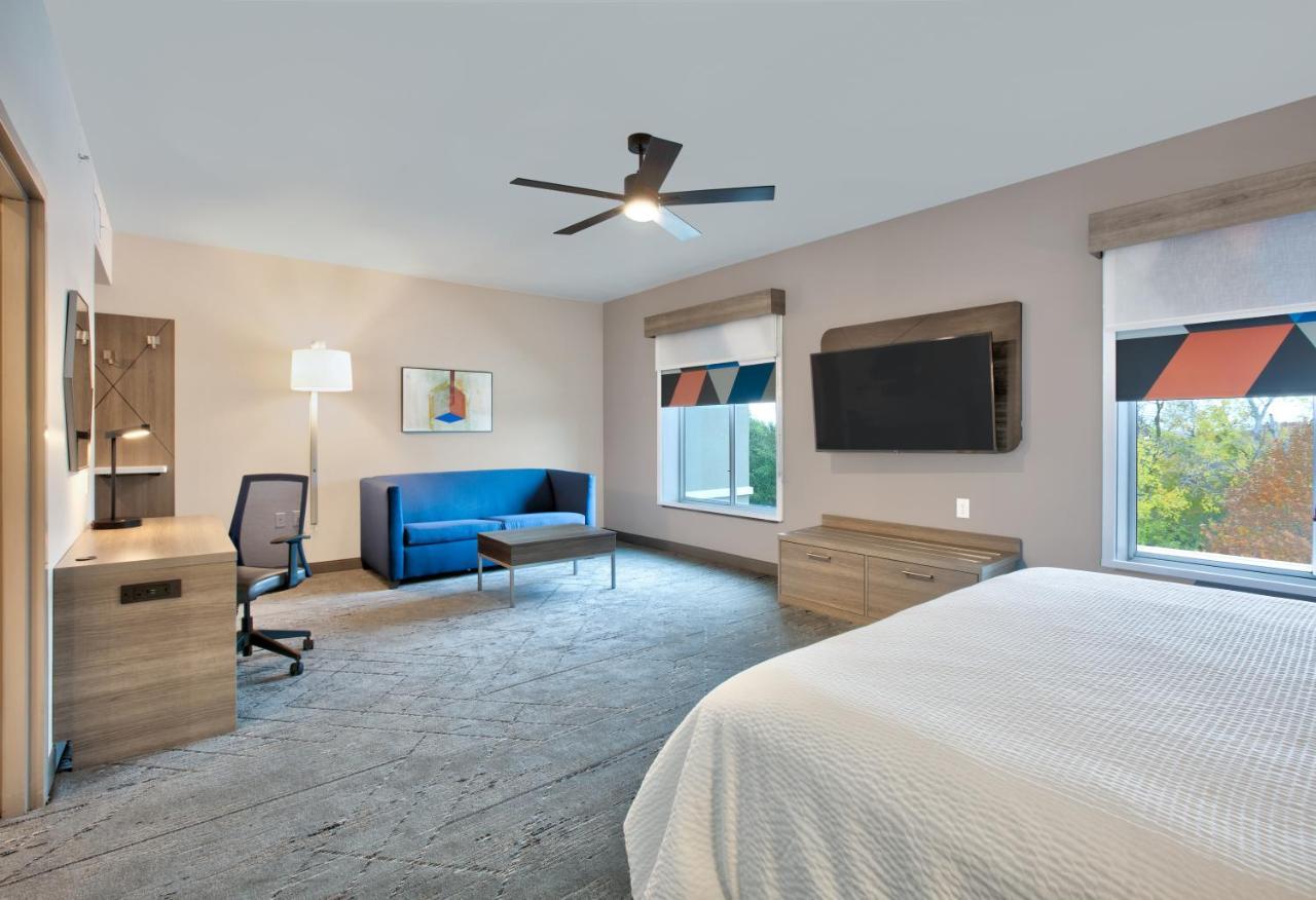 Standard King Room with Sofa Bed