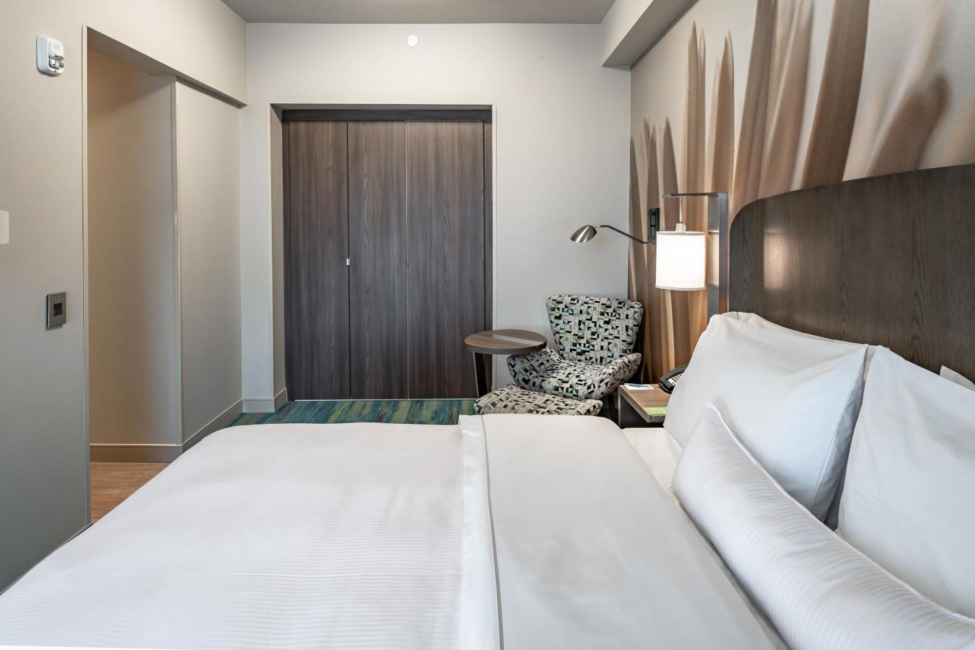 King Suite Full Kitchen Executive Suite 1 King Sofa bed Mobility & Hearing Accessible w or Roll Shower,1536699091:JPEG
