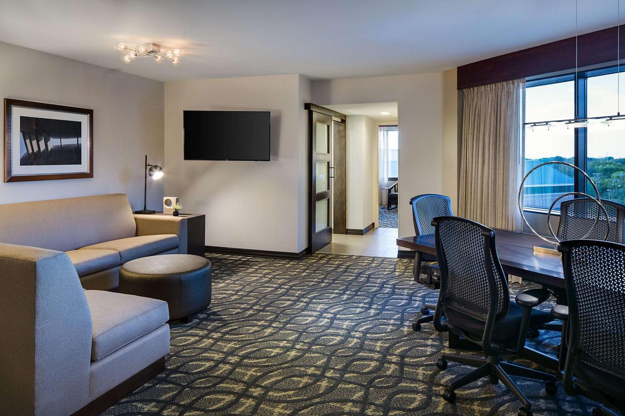 Presidential Two-Bedroom King Suite Non-Smoking,1548561964:JPEG