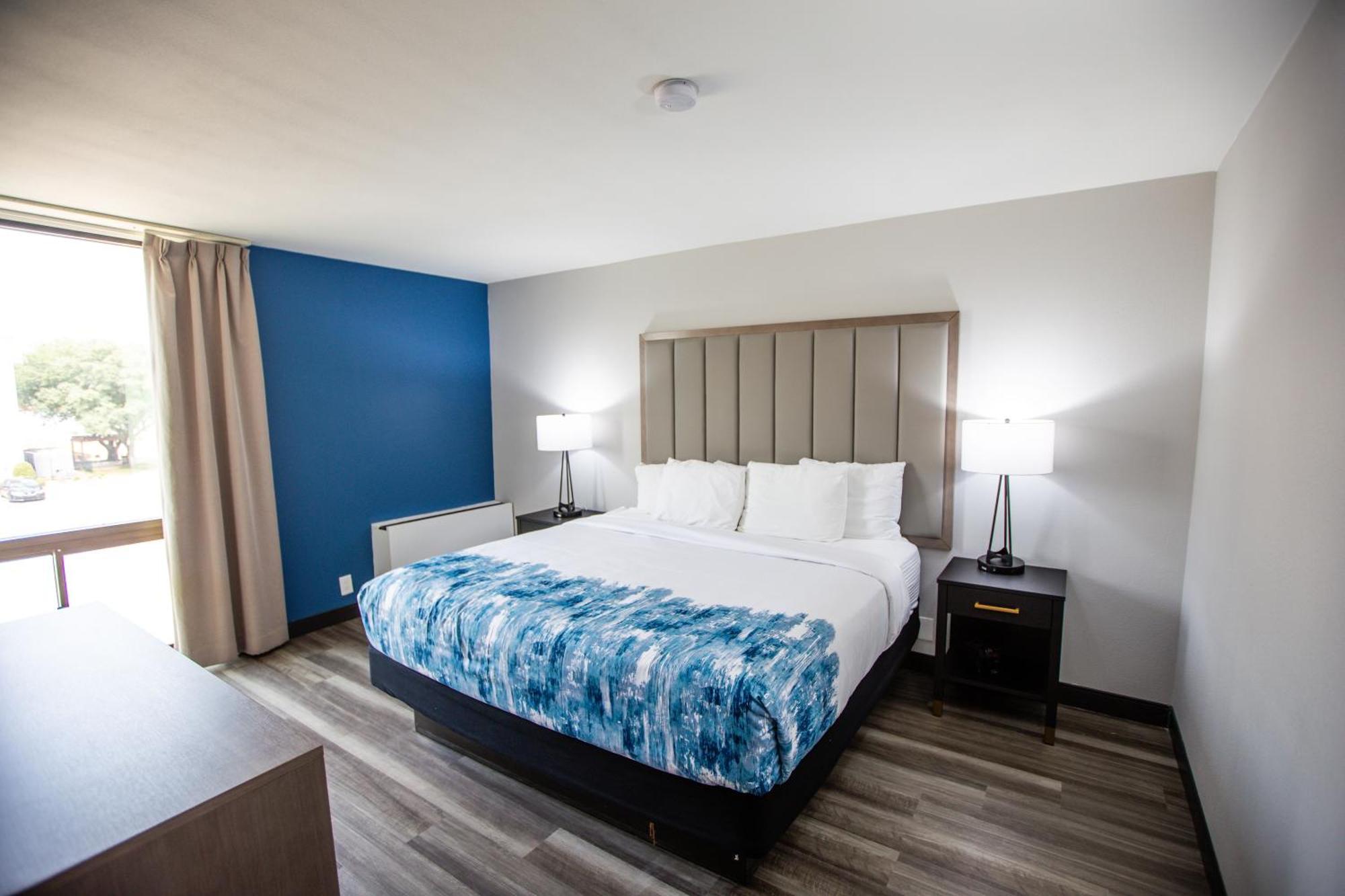 One-Bedroom King Suite - Non-Smoking,1548703537:JPEG