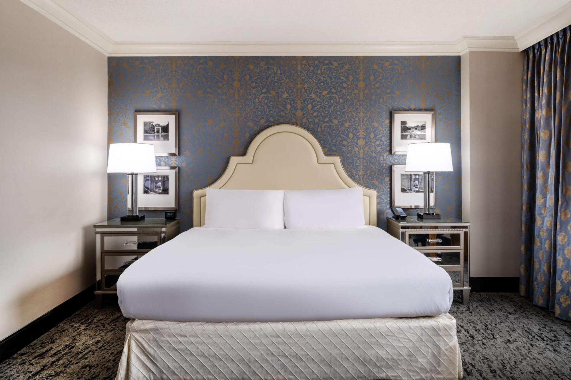 Deluxe King Room,1552335874:JPEG