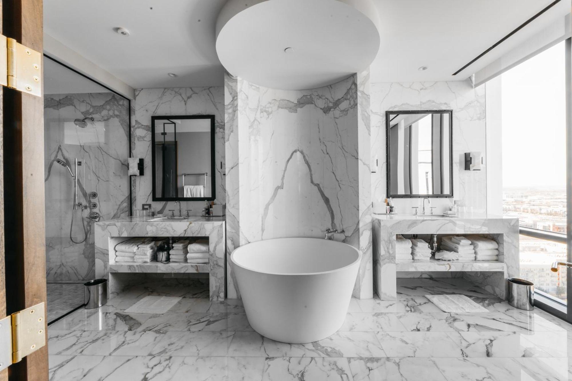 Superior King Suite