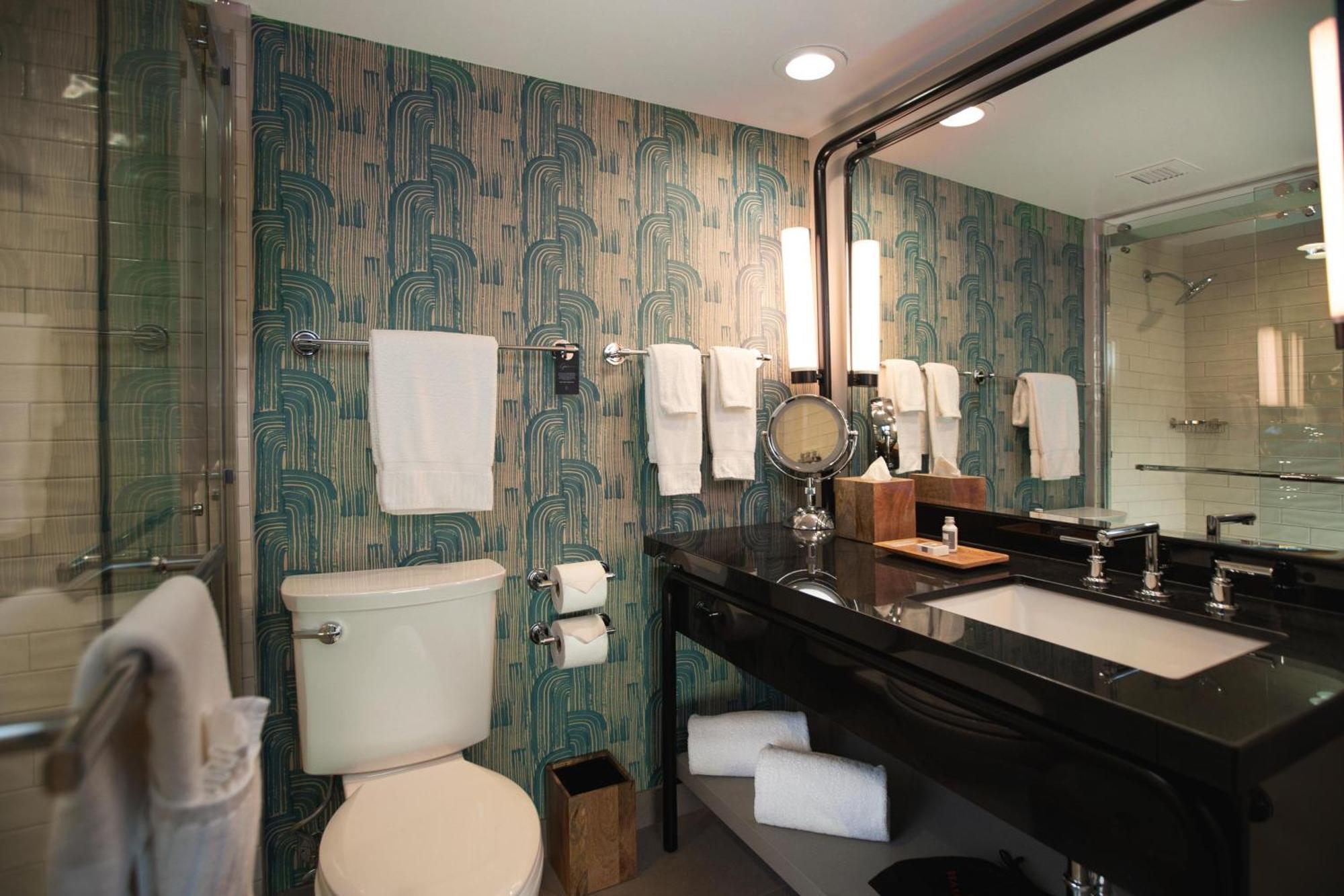 King Room with Roll-in Shower - Mobility and Hearing Accessible,1632256602:JPEG