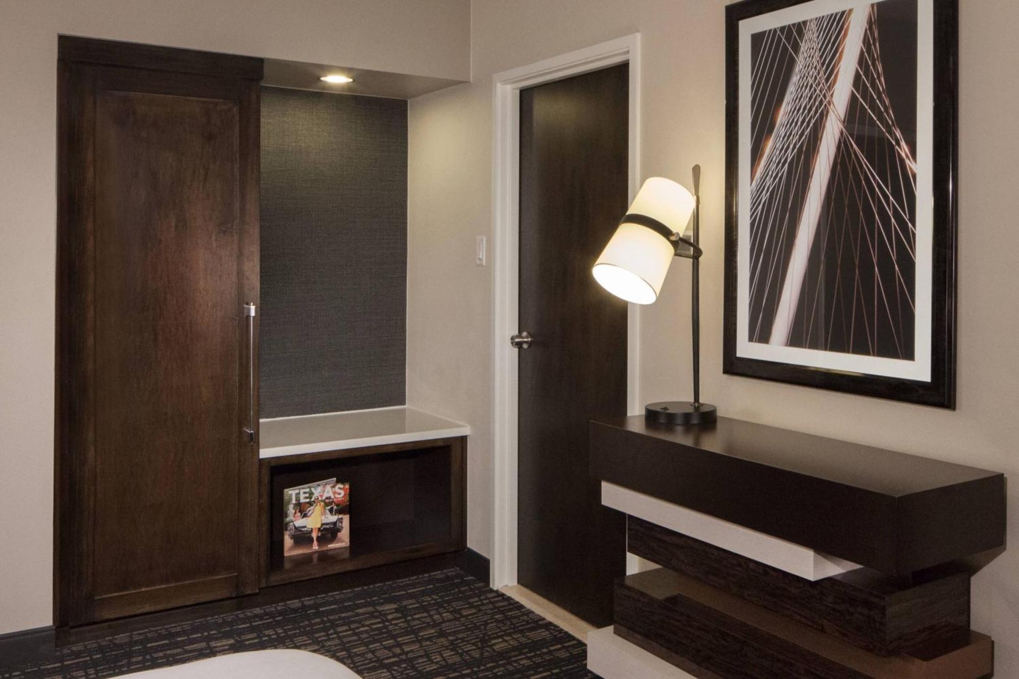 One-Bedroom Suite Two Double Beds Sofa Bed High Floor
