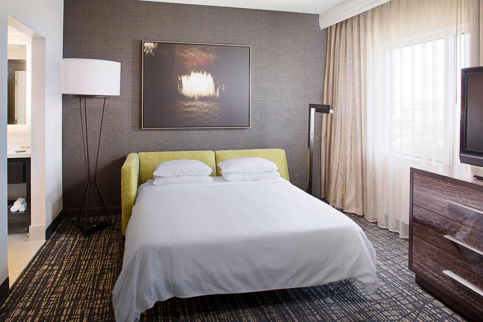 One-Bedroom Suite Two Double Beds Sofa Bed High Floor