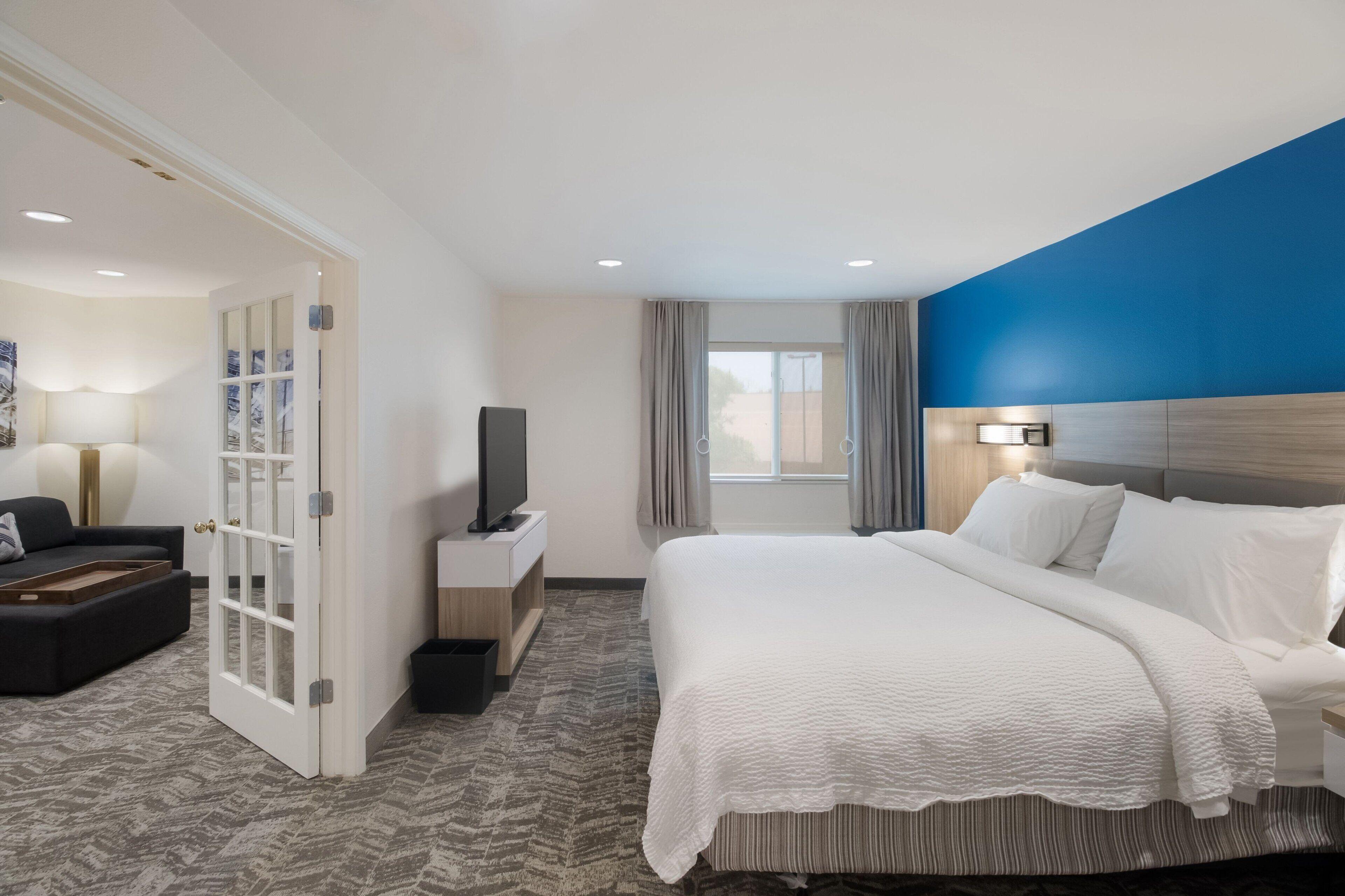 One-Bedroom King Suite with Trundle Sofa - Hearing Accessible
