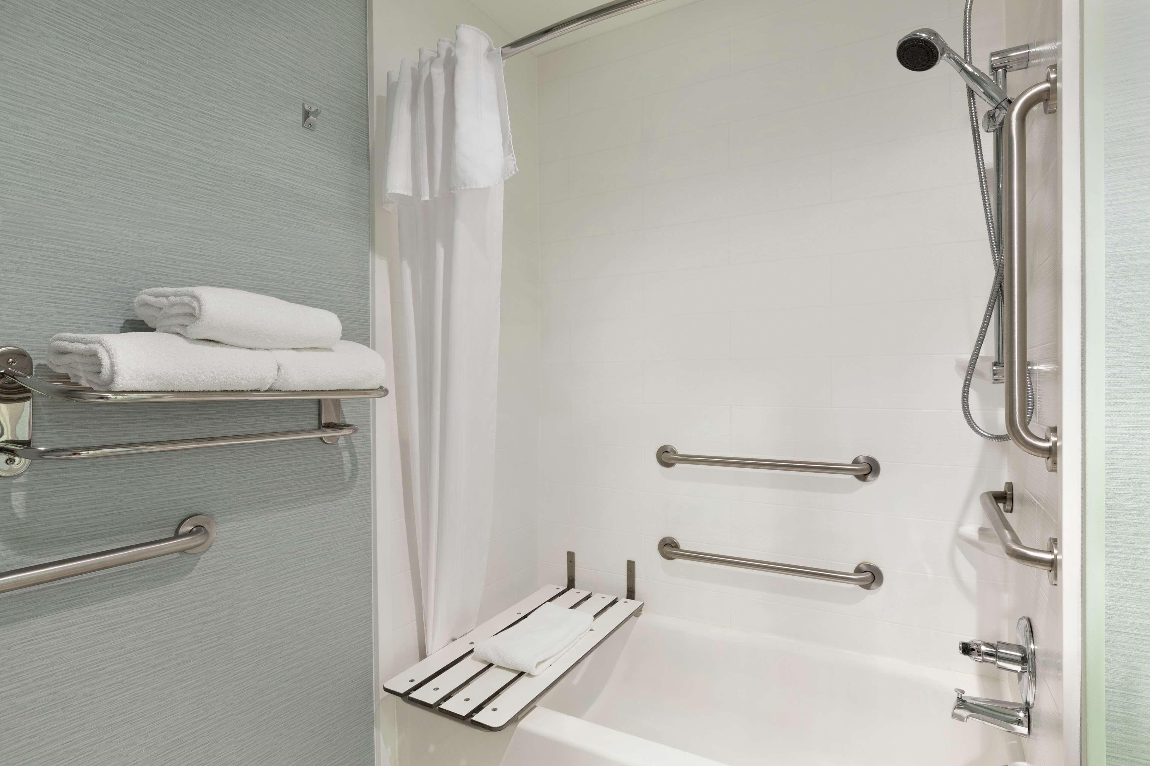 King Suite Tub Mobility Accessible