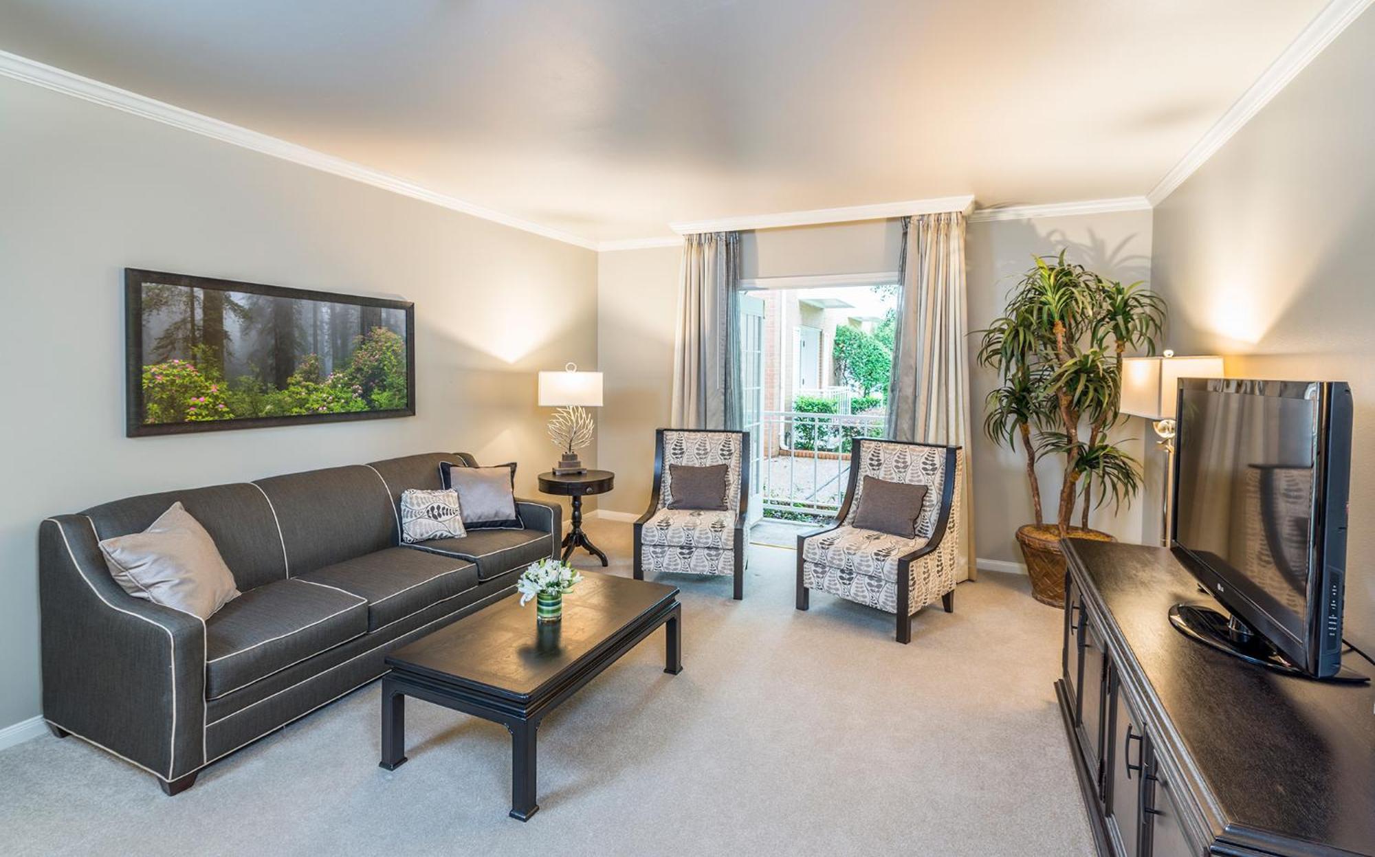 One-Bedroom King Suite