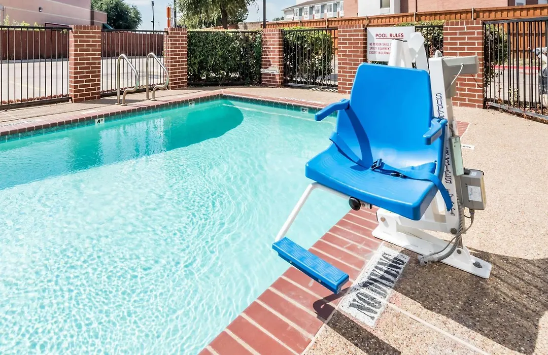 Days Inn & Suites By Wyndham Dallas-1