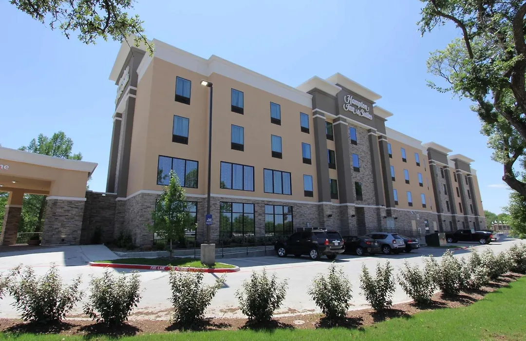 Hampton Inn & Suites Dallas Market Center-1