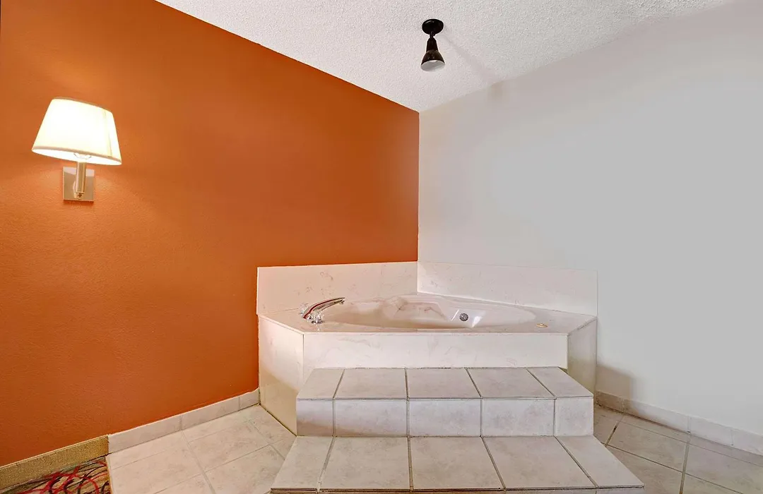 Super 8 By Wyndham Dallas South-1