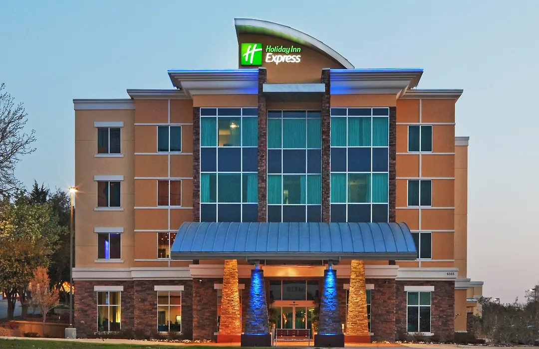 Holiday Inn Express & Suites North Dallas At Preston By Ihg-1