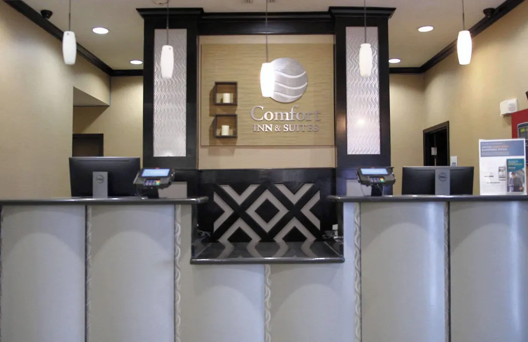Comfort Inn & Suites Dallas Medical-Market Center-1
