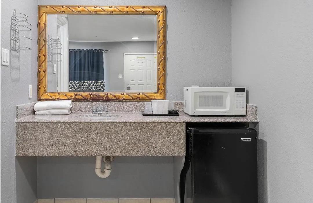 Golden Inn Dallas By Hotel O-1