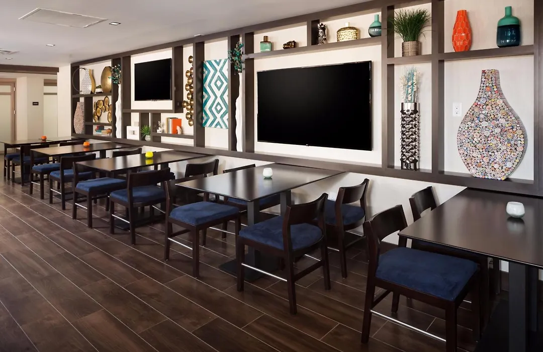 Hampton Inn & Suites Dallas Downtown-1