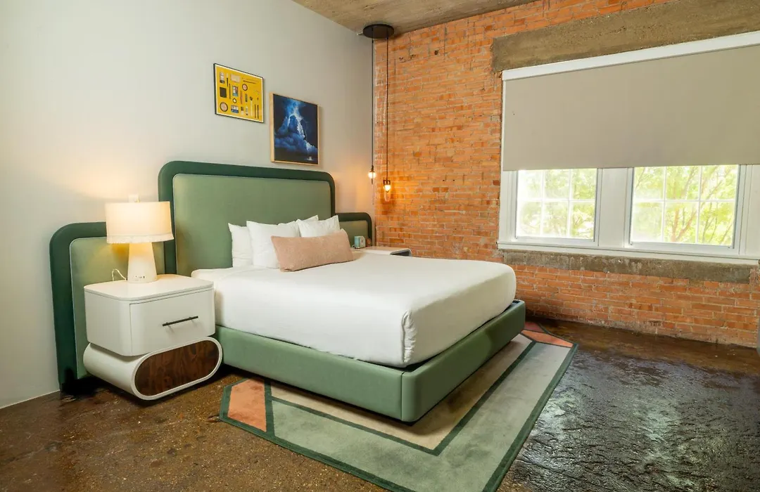 Canvas Hotel Dallas-1