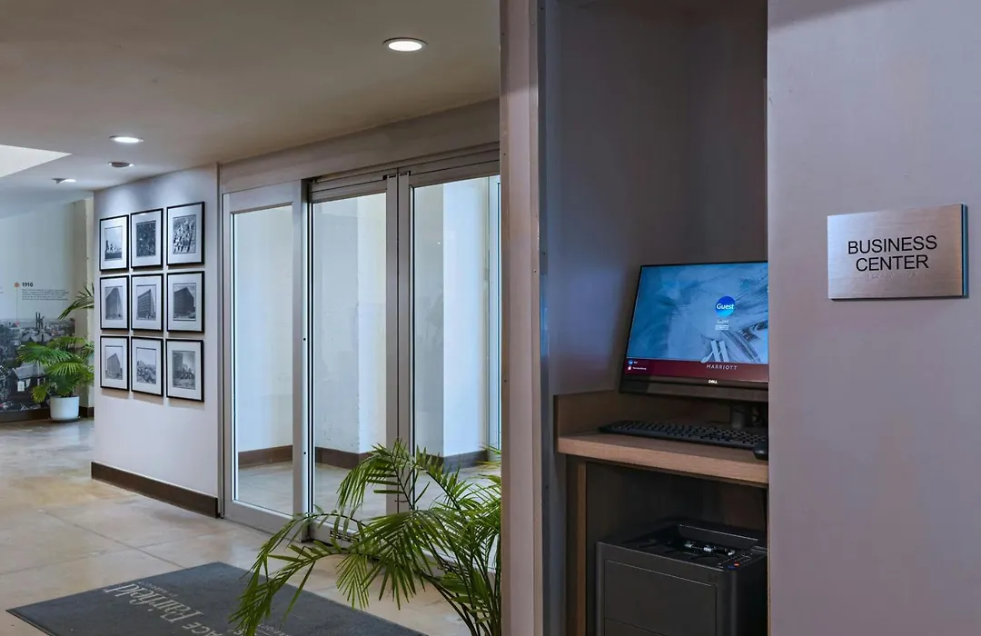 Fairfield Inn & Suites By Marriott Dallas Downtown-1