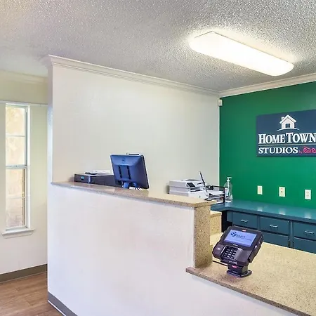 Hometowne Studios By Red Roof Dallas - North Addison/Tollway-3