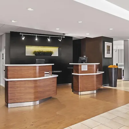 Super 8 By Wyndham Dallas Love Field Airport-3