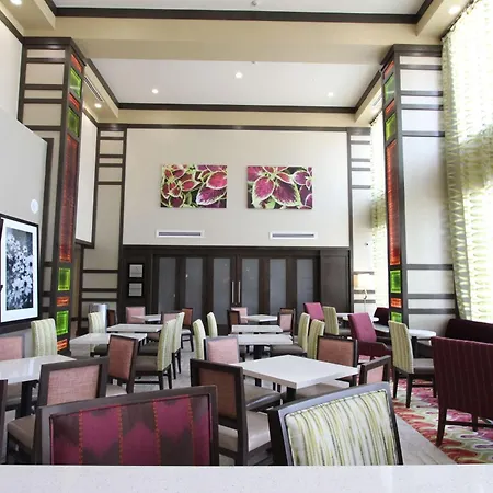 Hampton Inn & Suites Dallas Market Center-2