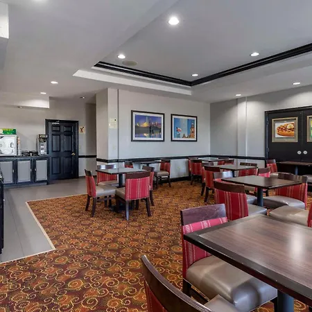 Quality Inn & Suites I-35 E-Walnut Hill-2