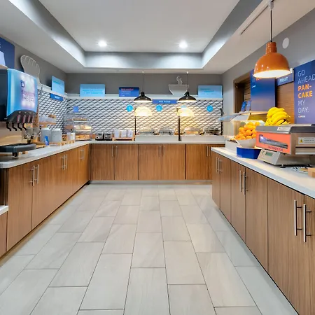 Holiday Inn Express & Suites Dallas Park Central Northeast By Ihg-3