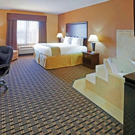 Comfort Inn & Suites Dallas Medical-Market Center-2