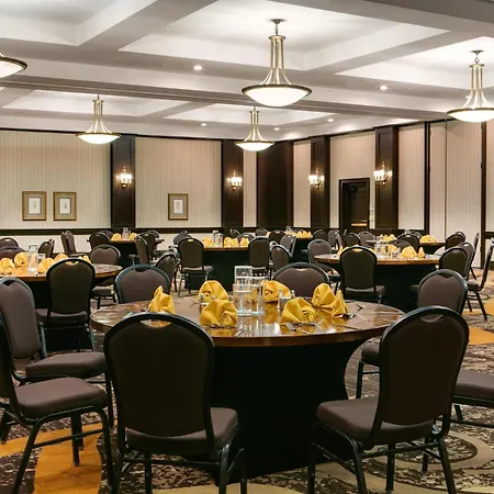 Doubletree By Hilton Dallas Market Center-3