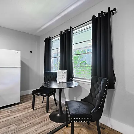 Cityplace Bnb Aparthotel-2