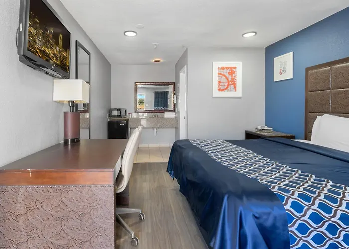 Golden Inn Dallas By Hotel O