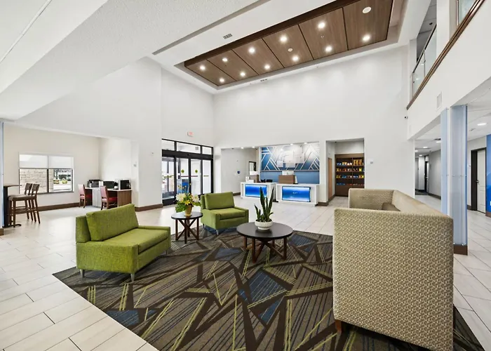 Holiday Inn Express & Suites Dallas East - Fair Park By Ihg